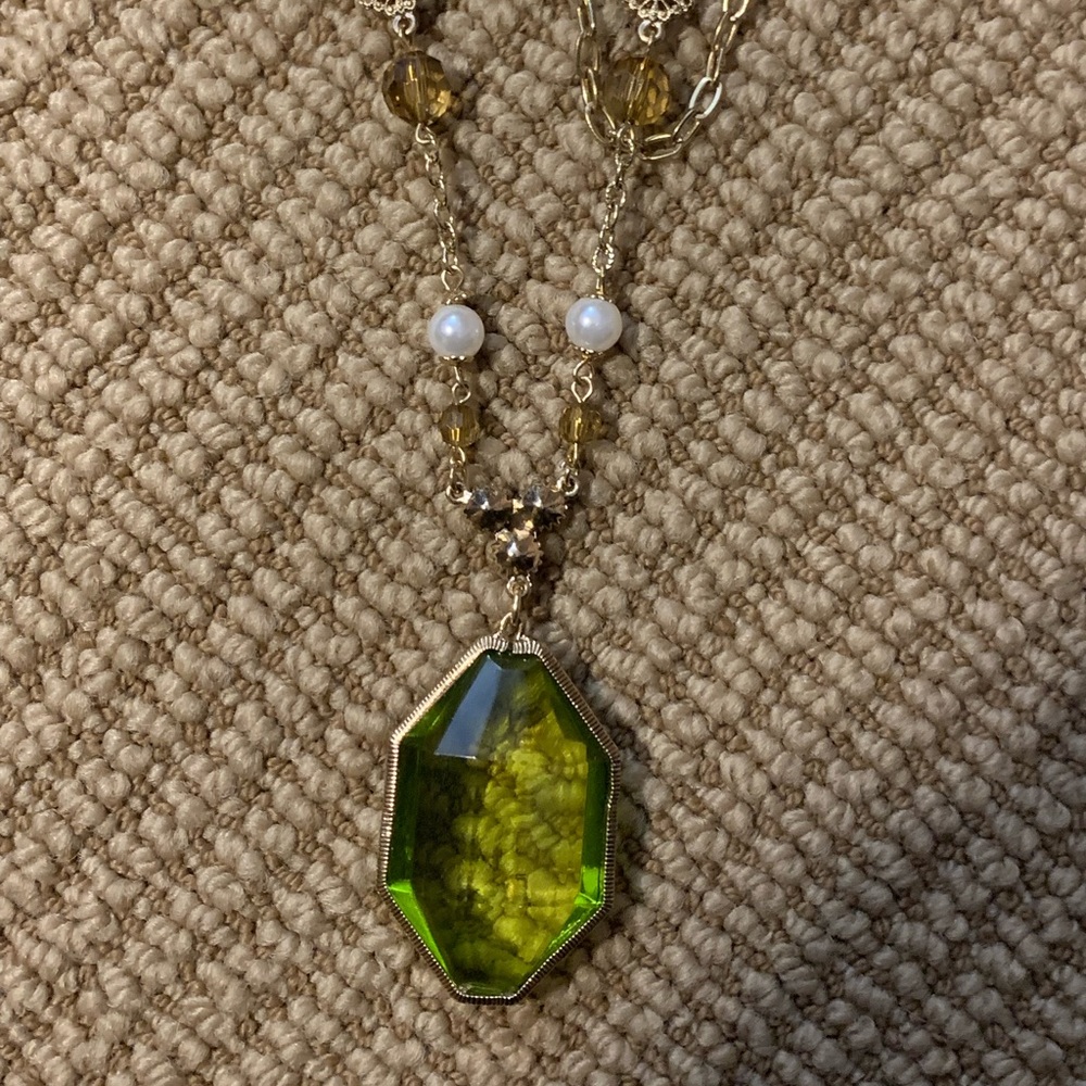 Gold and pearl chain necklace with green stone